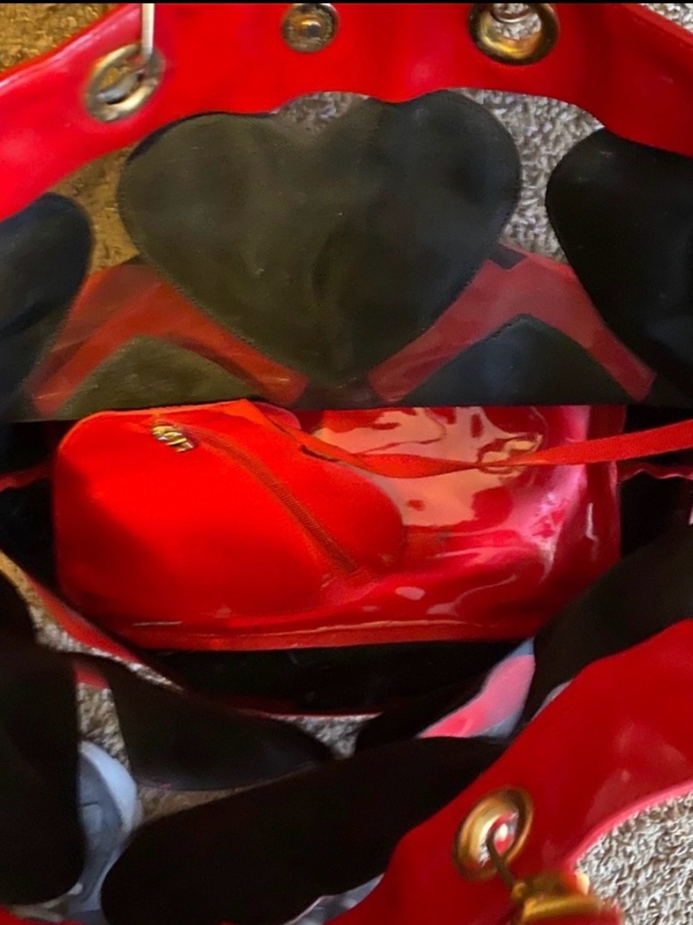 Moschino Red and Black Patent Heart Tote - Picture 5 of 6